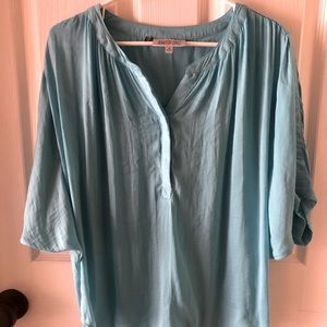 Jennifer Lopez turquoise tunic top